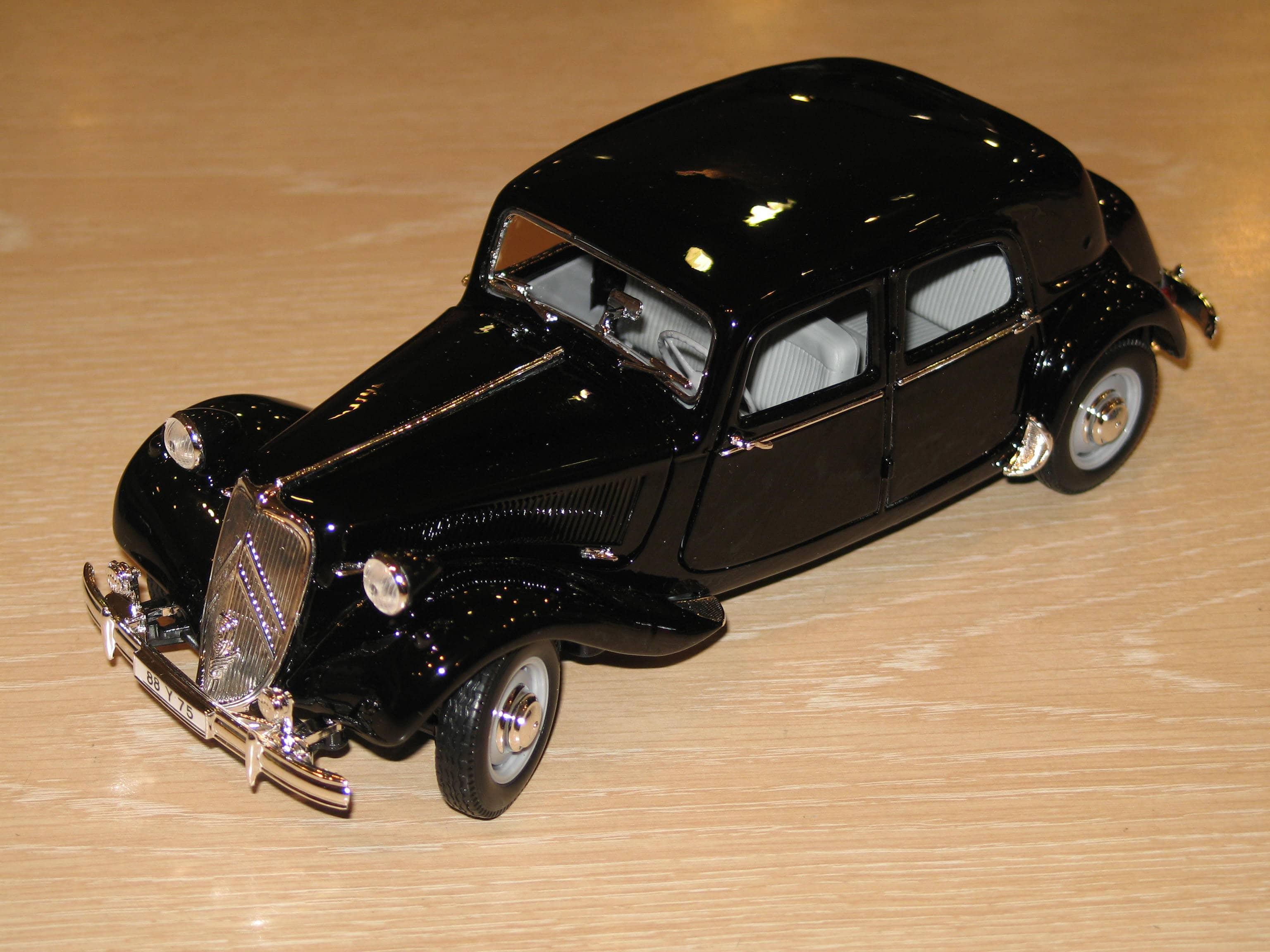 CITROEN 15 SIX 6 Cyl MAISTO 1/18°