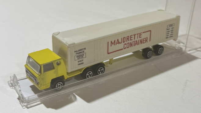 BERNARD SEMI-CONTAINER MAJORETTE 1/100°