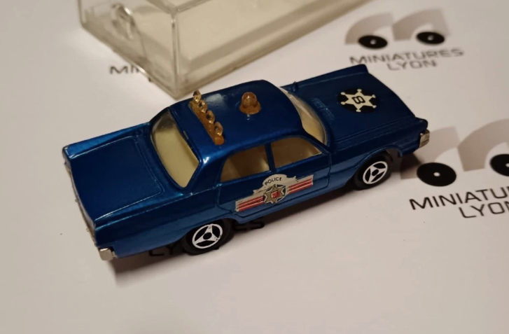 PLYMOUTH POLICE MAJORETTE 216
