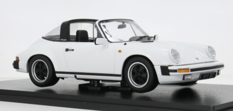 Porsche 911 SC blanc 1983 SCALE 1/18
