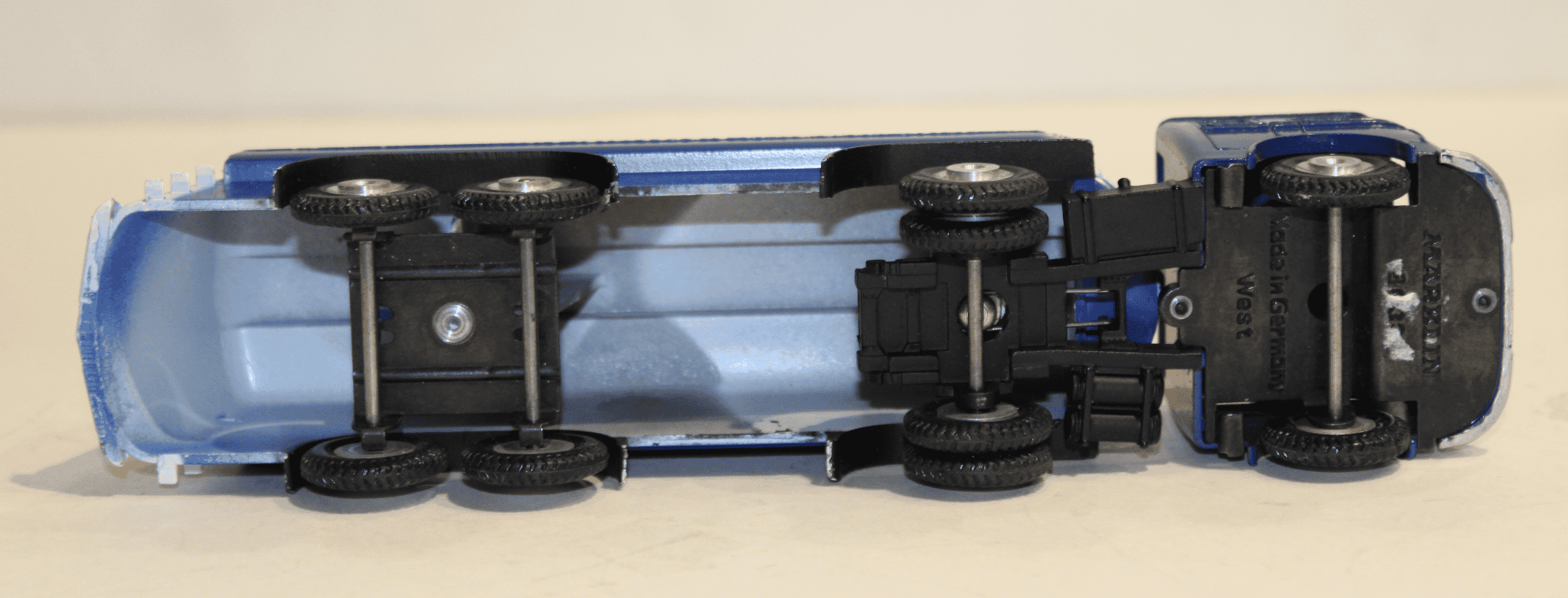 MERCEDES TREINSTOFF-TANWAGEN ARAL REMOLQUE BLANCHE MARKLIN 1/43