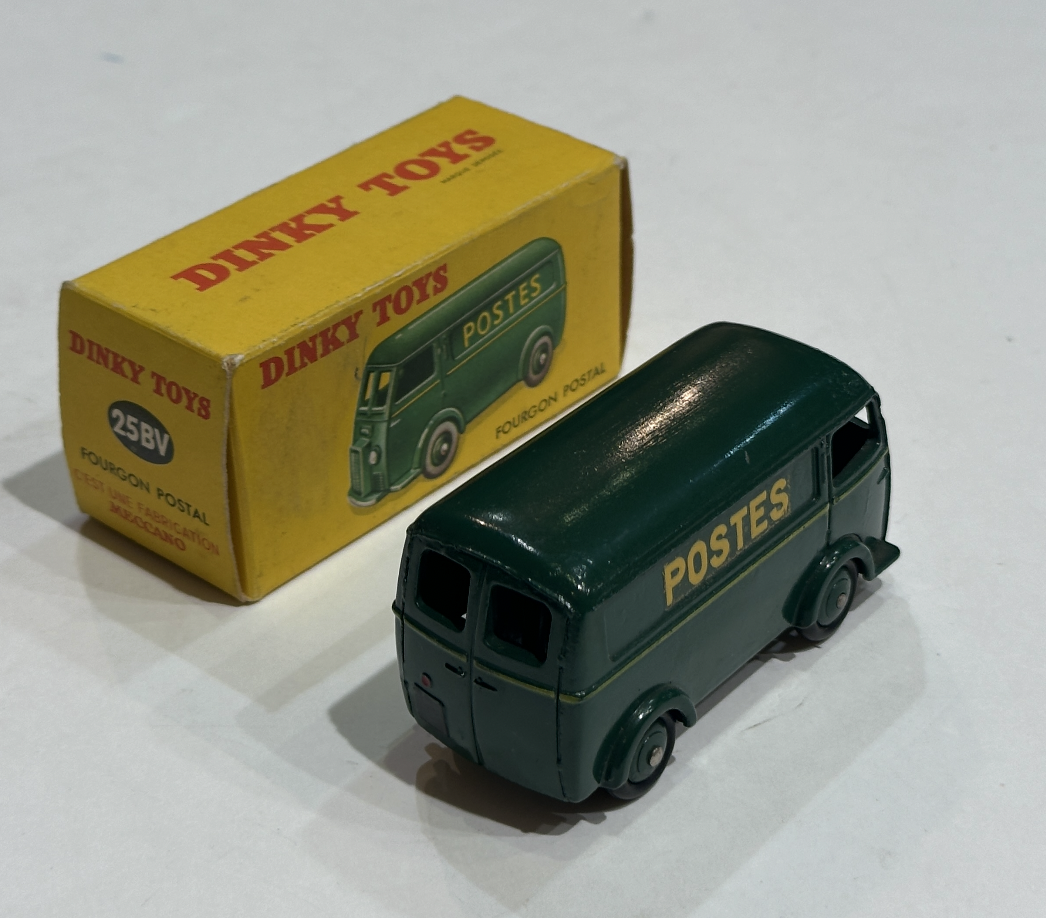 FOURGON POSTAL PEUGEOT D.3.A 1/43 DINKY TOYS