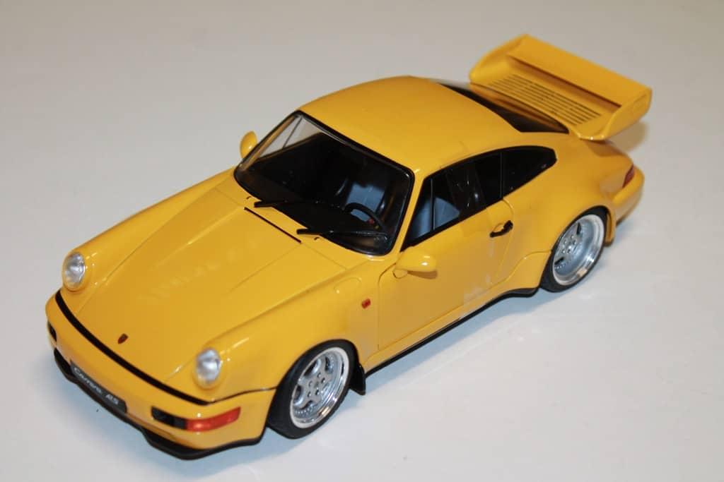 PORSCHE 964 3.8 RS JAUNE 1990 SOLIDO 1/18°